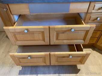 Masívna kuchynská linka z Nemecka so spotrebičmi - 8