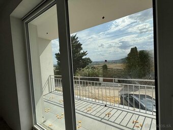 Predáme nový byt 2+2 s 2x parkovanie a úžasným výhľadom NR - 8