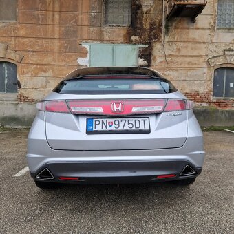 Honda Civic VIII 1.8 i-VTEC Ufo - 8