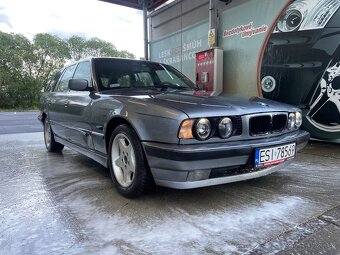 BMW E34 528i Touring - 8