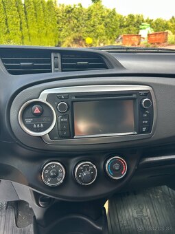 Toyota yaris 1.3 - 8