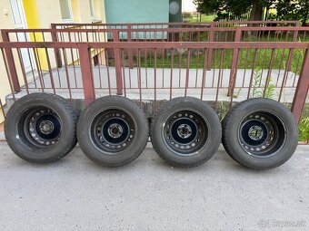 Predám sadu zimných pneumatík 195/65 Renault 4/100 R15 - 8