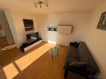 NA PREDAJ 2 IZBOVÝ BYT TRENČÍN, JUH, GARÁŽOVÉ STÁTIE - 8