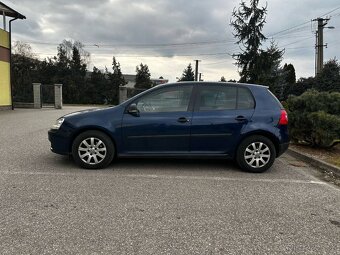 Volkswagen Golf 1.6 FSI - 8