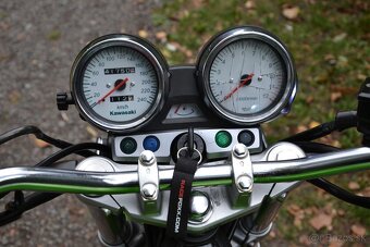 Kawasaki ZR-7 - 8