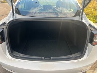 Tesla model 3 SR+ - 8