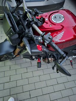 Honda CB650R - 8
