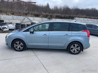 Peugeot 5008 - 8