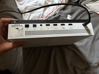 Xbox One S - 8