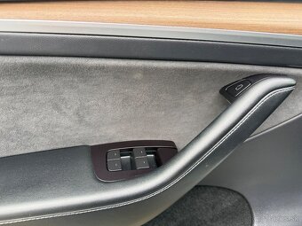 Tesla Model Y Performance Dual Motor - 8