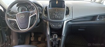 Opel zafira tourer - 8