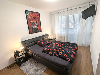4 izb. KVP, Húskova, OV, 7p., 94m2, 2x LO, rekonšt. výťah - 8