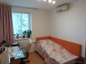 Na predaj pekný  4 izbový byt na v Komárne - 8