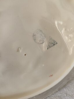 Royal dux dáma so psíkom porcelánová soška - 8