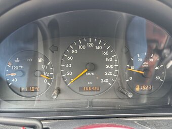 Mercedes-Benz W163 ML 270cdi - 8