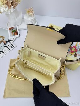 Elegantná dámska kabelka v štýle Metis East West Beige - 8