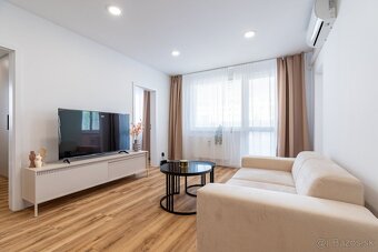 Na predaj pekný 3-izbový byt po rekonštrukcii na ulici Šafár - 8