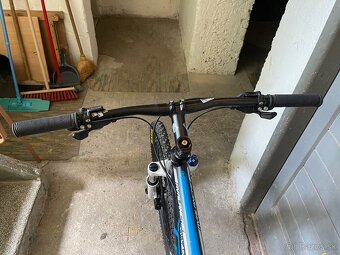 Horský bicykel značky GT - 8