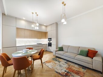 Exkluzívny zrekonštruovaný trojizbový staromestský byt. - 8