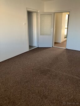 Prenajom 2 izbovy byt - 8