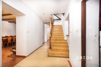 CREDA | predaj 2 - izb. rodinný dom s veľkým pozemkom, Never - 8
