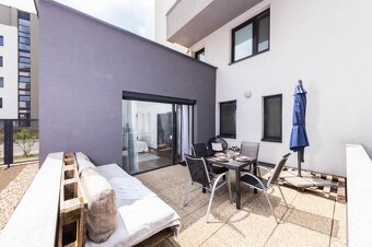 Pernájom 2 izbový byt Nitra, širšie centrum s garážou - 8