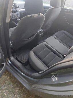 Volkswagen Golf V 1.9tdi DSG - 8