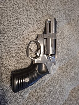 Sig Taurus Ruger CZ - 8