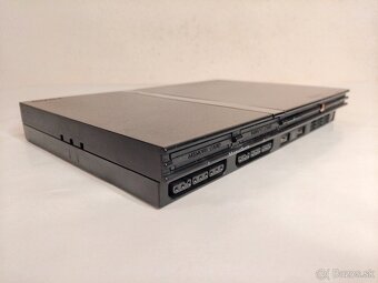 Sony PlayStation 2 (PS2) Slim + 2 ovládače + 5 hier - 8