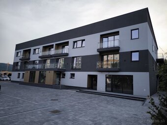 Prenájom 1 izbový nadštandarný byt s vlastným parkovaním - 8