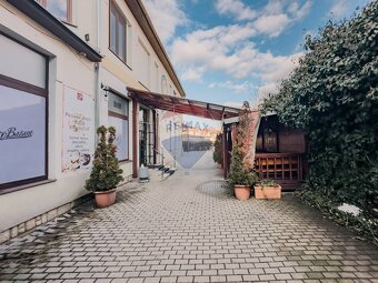 BUDOVA V CENTRE MESTA LUČENEC - 8