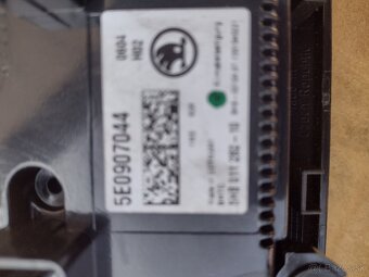 Autorádio -Navigacia Octavia 3 - 8