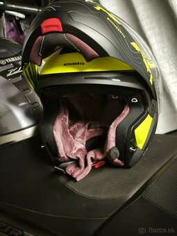 Schuberth C4 PRO magnitudo - 8