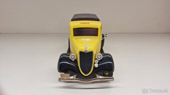 1:18 - 1:19 FORD V8 PICK UP - 8