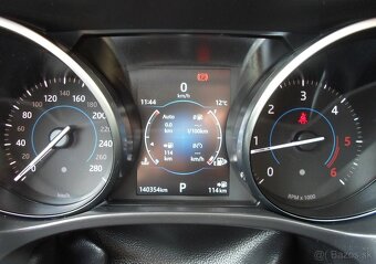 Jaguar F-Pace 2.0D I4 Prestige AWD A/T 4x4 - 8