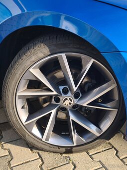 Škoda Superb SportLine Combi 2.0 TDI 4x4 DSG - 8