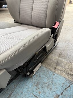 Sedadla Mercedes-Benz W211 sedan facelift - 8