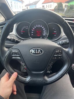 Kia ceed 1.4i panorama gold - 8