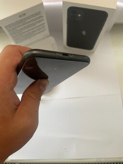 iPhone 11 – 64 GB | 94 % zdravie batérie | Výdrž celý deň - 8