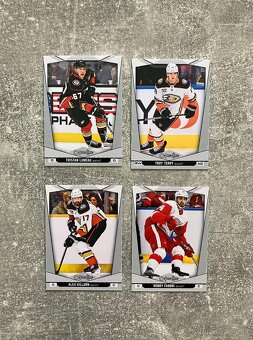 Hokejové kartičky mix NHL 2025 - 8