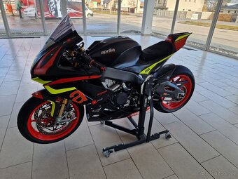 Aprilia V4 - 8