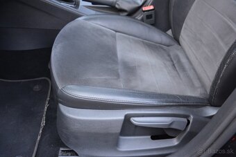 Škoda Octavia Combi 2.0TDI DSG STyle – TOP STAV - 8