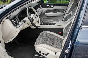 Volvo XC60 B4 Plus AWD - 8
