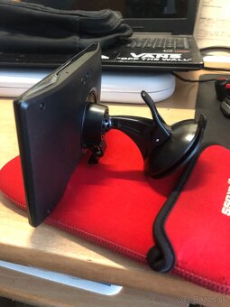 predám navigáciu Garmin - 8