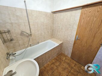 Exkluzívne ponúkame na predaj veľkometrážny 4-izbový byt, sí - 8