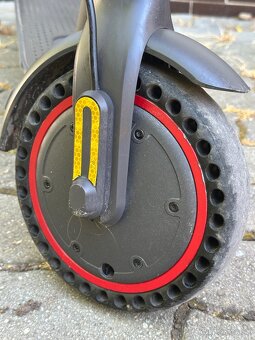 Xiaomi Mi Electric Scooter Pro 2 – výborný stav - 8