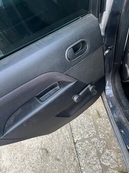 Ford fiesta 1.4 tdci - 8