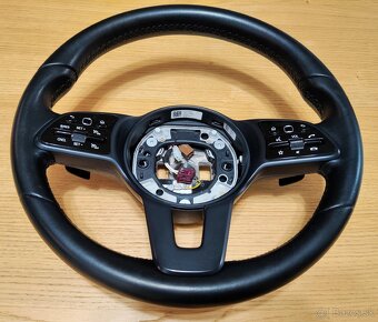 Volant Mercedes Benz (2018+) - 8