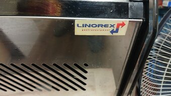 Nadpultová vitrínka 160 litrova - 8