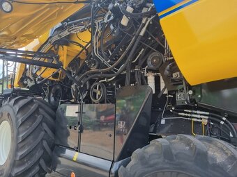 Kombajn NEW HOLLAND CX 8.70 - 8